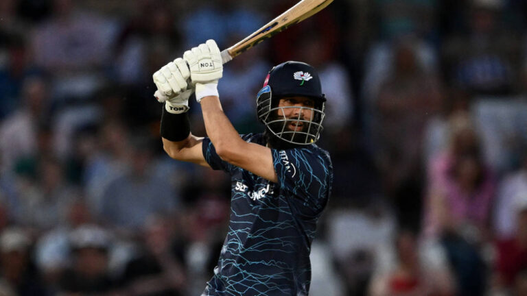 Hasan, Tye fireworks deny Derbyshire as Yorkshire go two from two – হাসান ও টাইয়ের তাণ্ডবে ডার্বিশায়ারকে হারিয়ে ইয়র্কশায়ারের নাটকীয় জয়