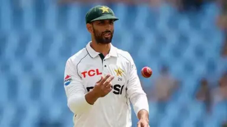 শান মাসুদের টেস্ট অধিনায়কত্ব বাঁচাতে মরিয়া চেষ্টা, পিসিবিতে কী ঘটছে?